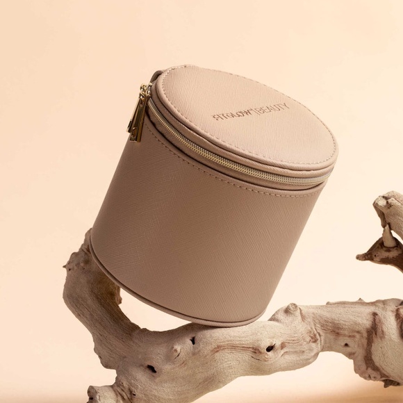 Fitglow Eco Luxe Makeup Case -Vegan (1/2) - Picture 2 of 7